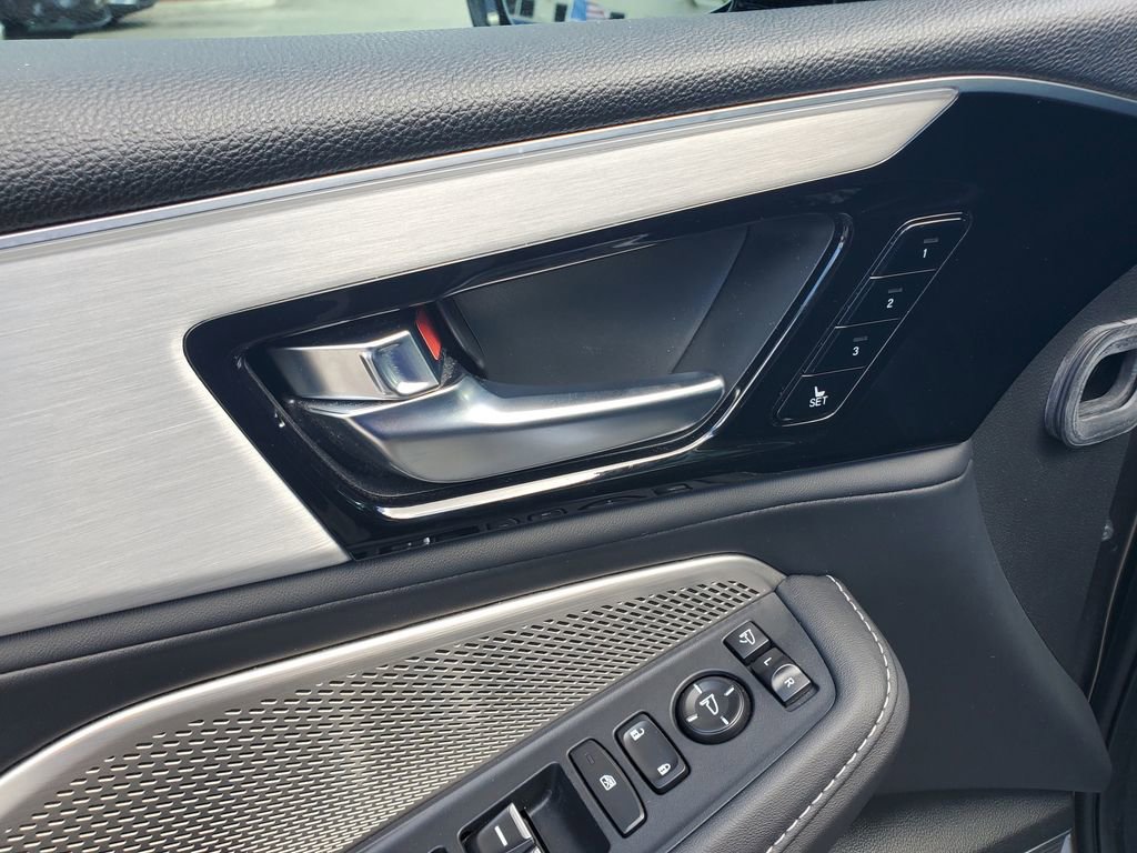 Certified 2024 Acura MDX FWD w/ Technology Package image 23