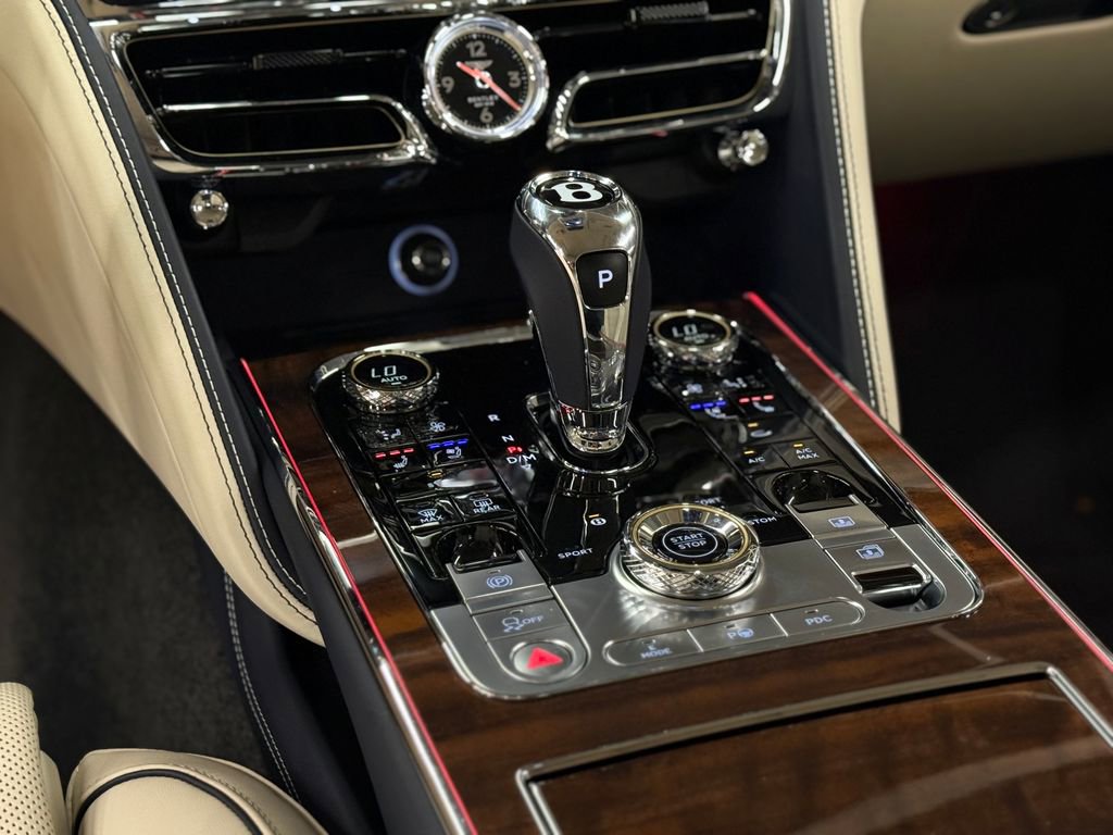 Used 2022 Bentley Flying Spur Plug-In Hybrid image 75