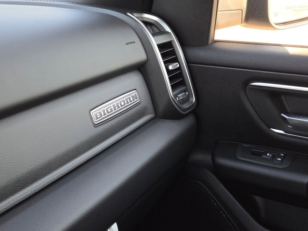 New 2026 RAM 1500 4x4 Crew Cab image 19