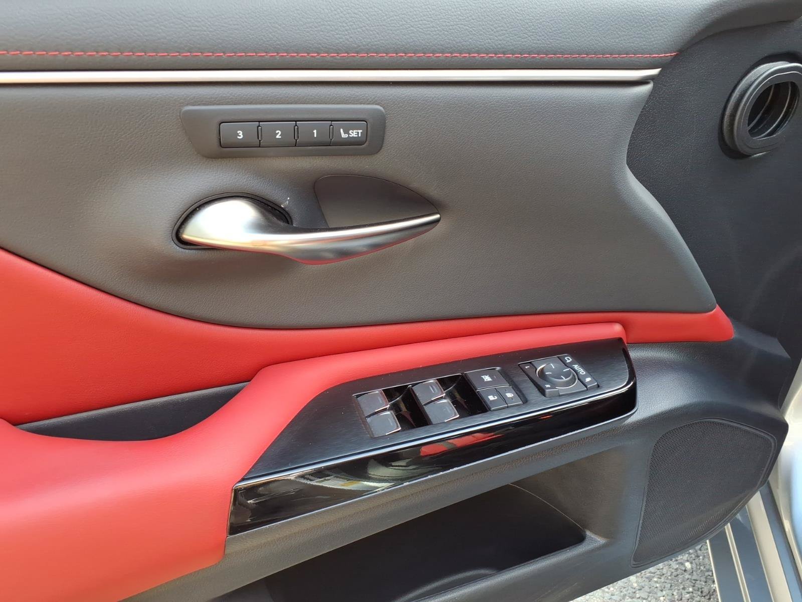 Certified 2023 Lexus ES 350 F Sport w/ Accessory Package (Z1) FWD image 7