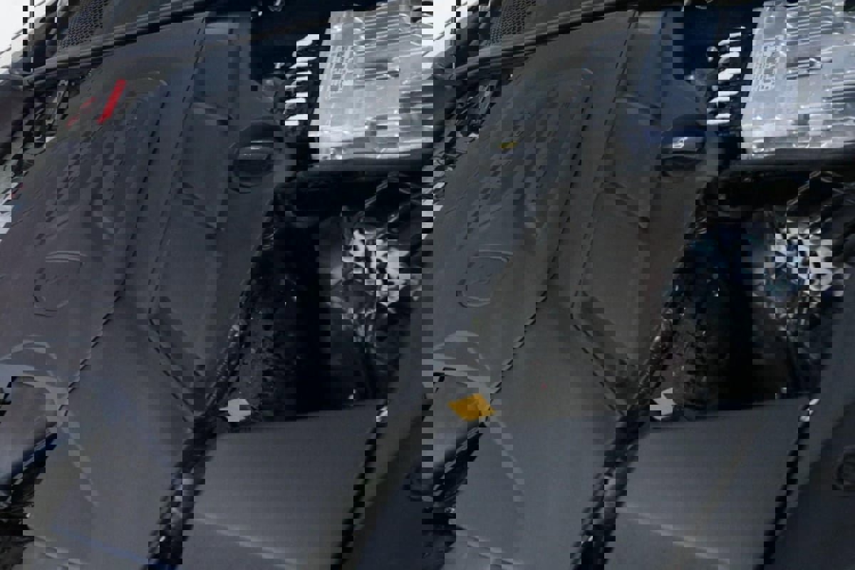 Used 2025 Porsche Cayenne Coupe image 11