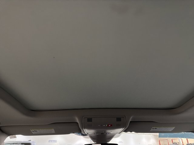Certified 2023 Volkswagen Tiguan SE w/ Panoramic Sunroof Package FWD image 26