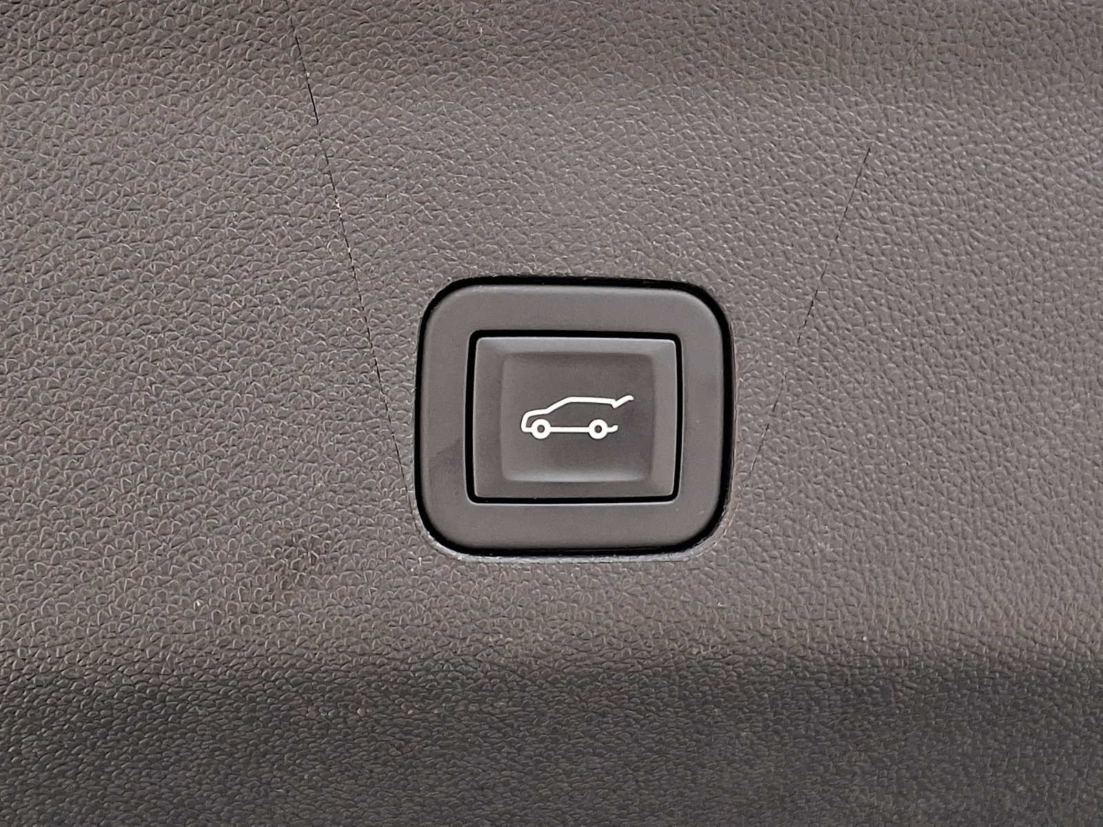 Used 2025 GMC Yukon Denali AWD/4WD image 28