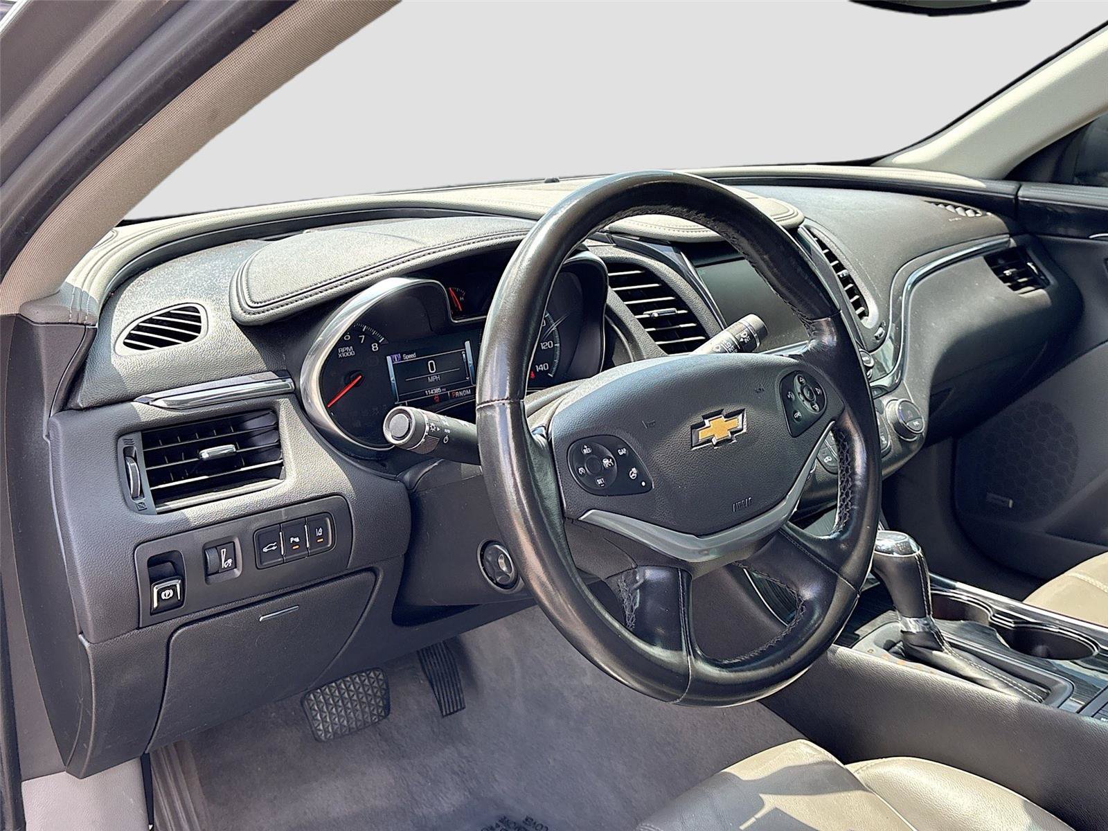 Used 2018 Chevrolet Impala Premier w/ Premier Confidence Package FWD image 9