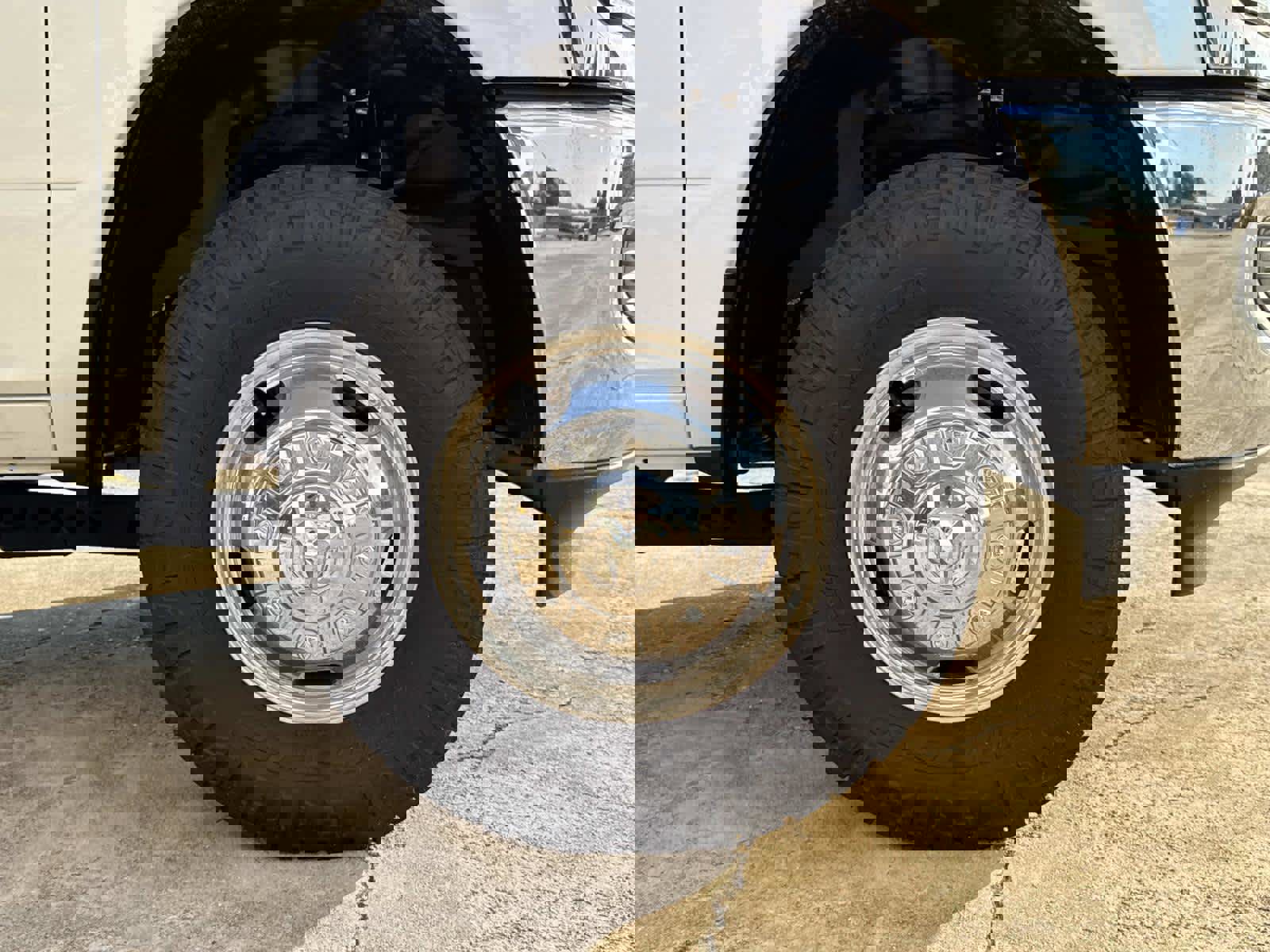 Used 2024 RAM 3500 Tradesman w/ Chrome Appearance Group image 16