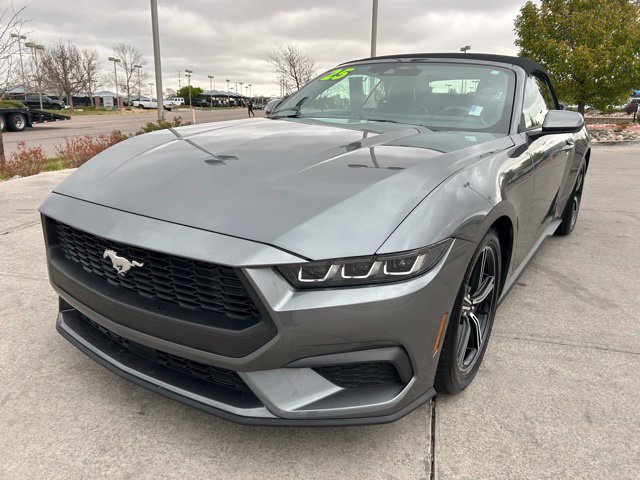 Used 2025 Ford Mustang Premium RWD image 5
