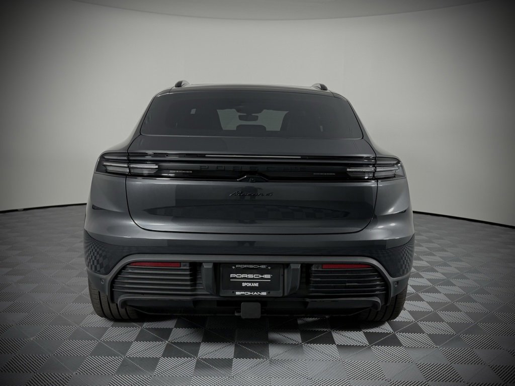 New 2024 Porsche Macan 4 Electric image 9
