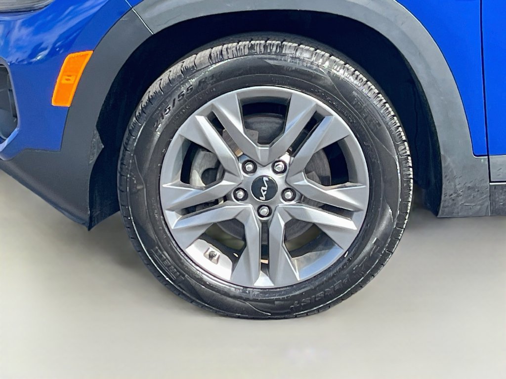 Used 2023 Kia Seltos S w/ Navigation Package AWD/4WD image 31