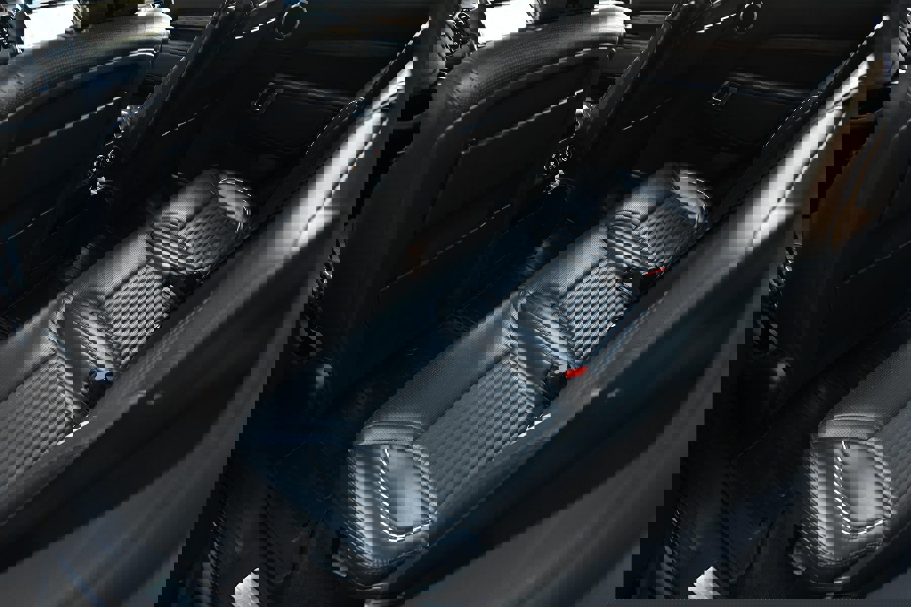 Used 2020 Land Rover Discovery HSE AWD/4WD image 17