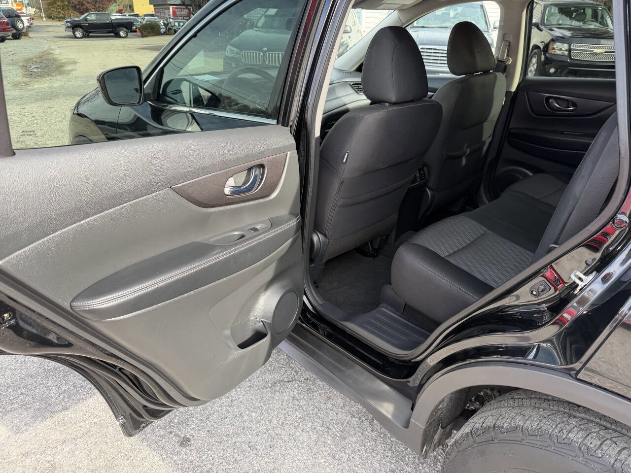 Used 2019 Nissan Rogue S w/ Special Edition Package image 13