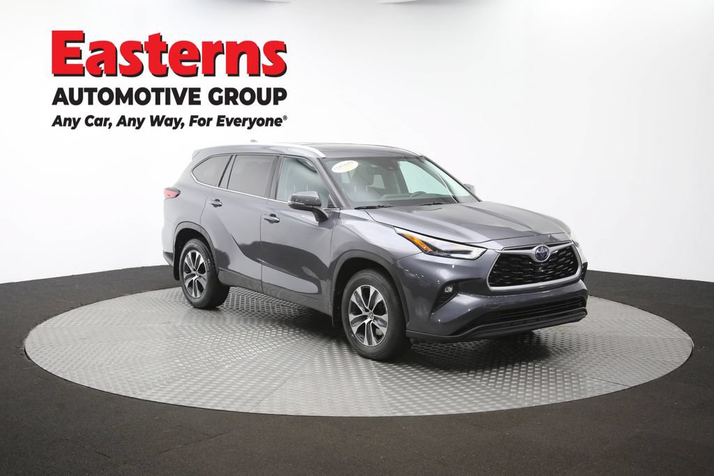 Used 2022 Toyota Highlander XLE AWD/4WD image 51