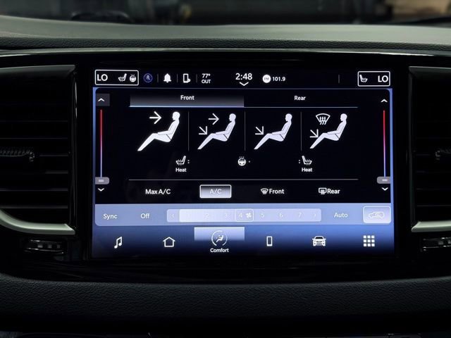 Used 2023 Chrysler Pacifica Touring-L FWD image 40