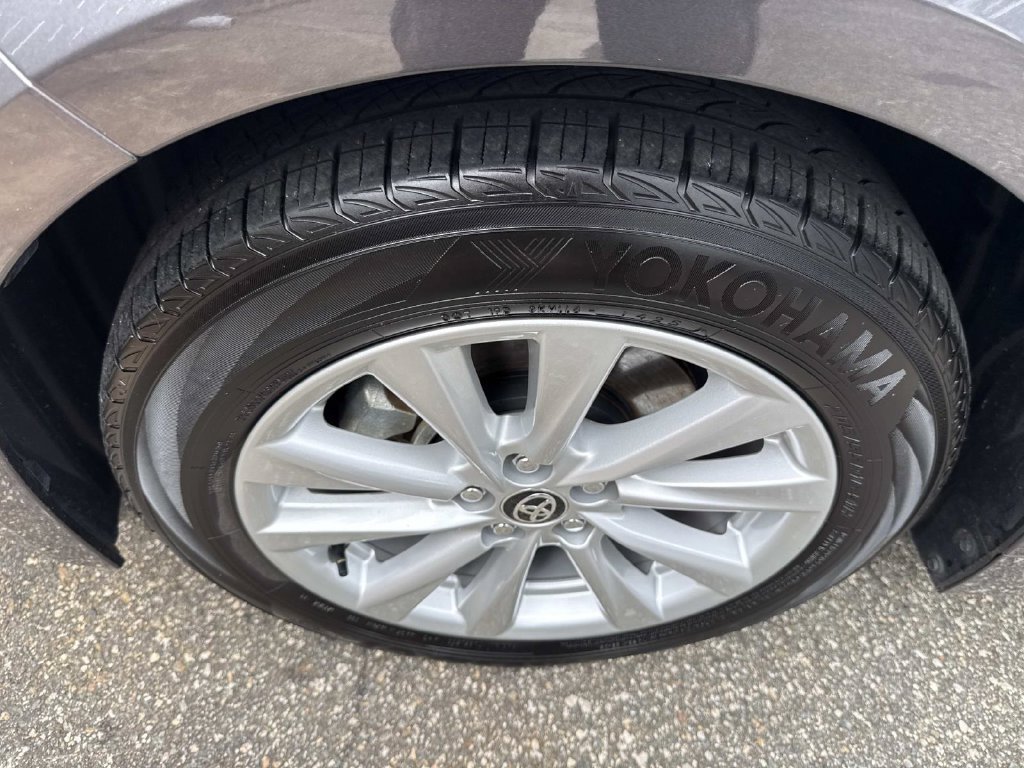 Used 2025 Toyota Corolla SE FWD image 11
