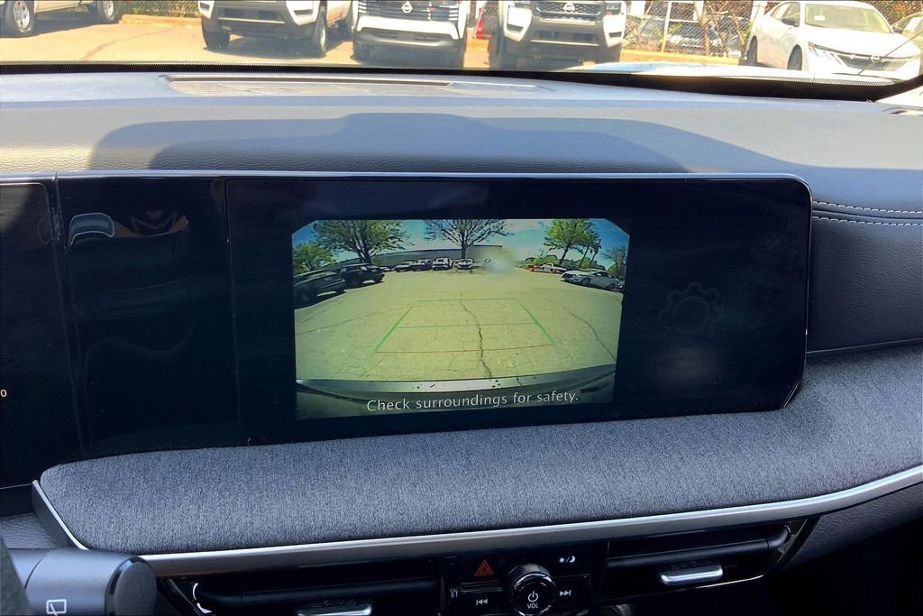 Used 2025 Nissan Kicks SV image 11