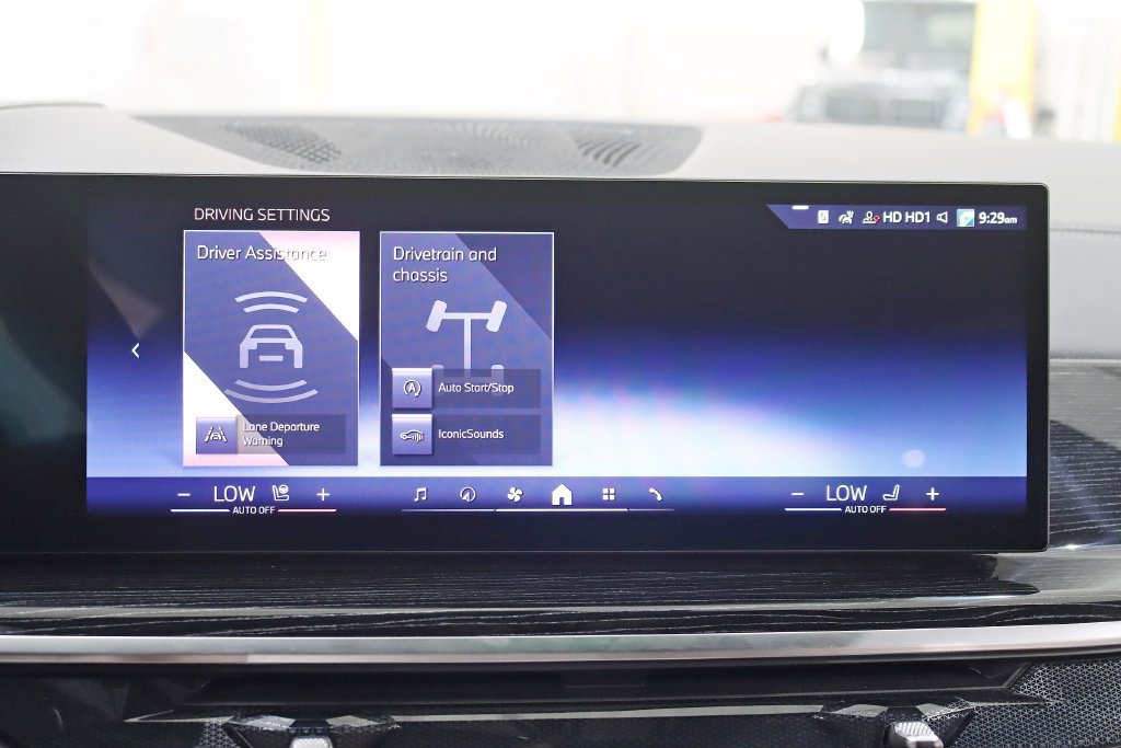 Used 2026 BMW X7 xDrive40i w/ M Sport Package AWD/4WD image 23