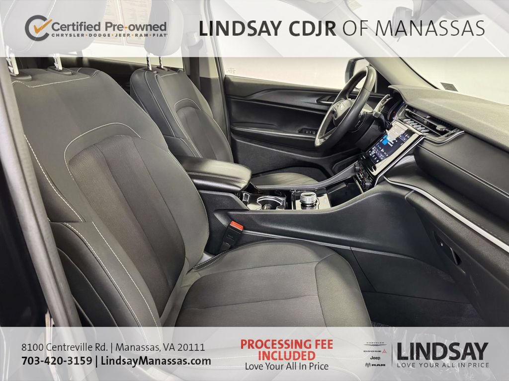 Used 2023 Jeep Grand Cherokee Laredo w/ Luxury Tech Group I AWD/4WD image 15