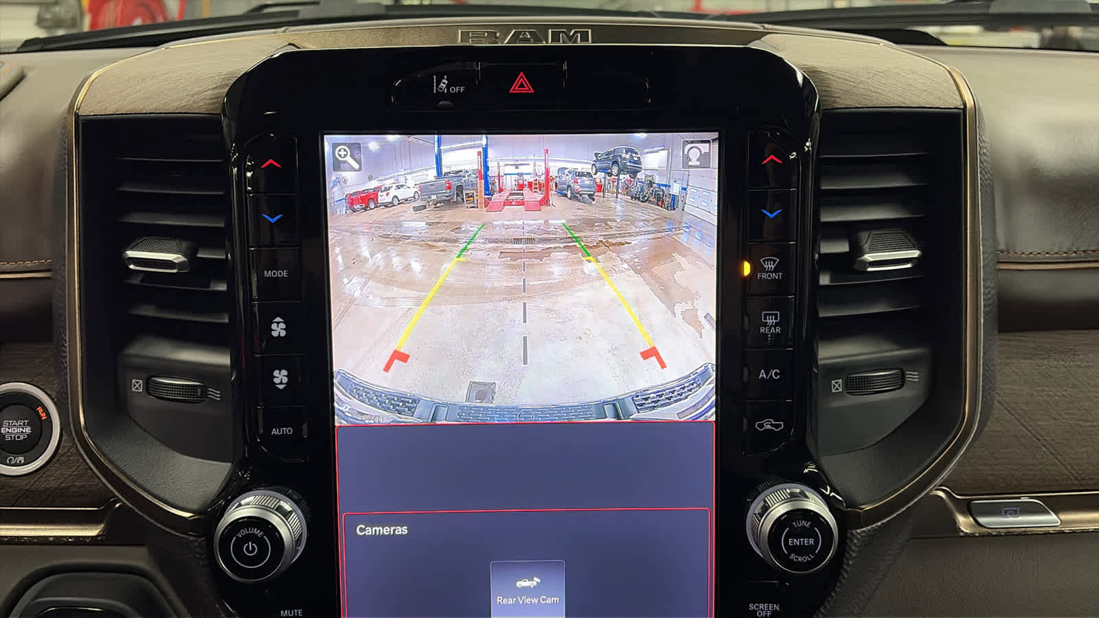 Used 2025 RAM 1500 Limited w/ Off Road Group image 17