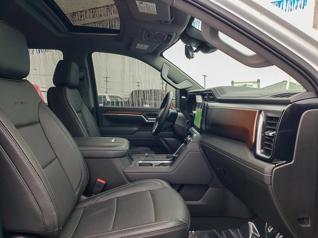 Used 2025 GMC Sierra 3500 Denali w/ Denali Reserve Package AWD/4WD image 42