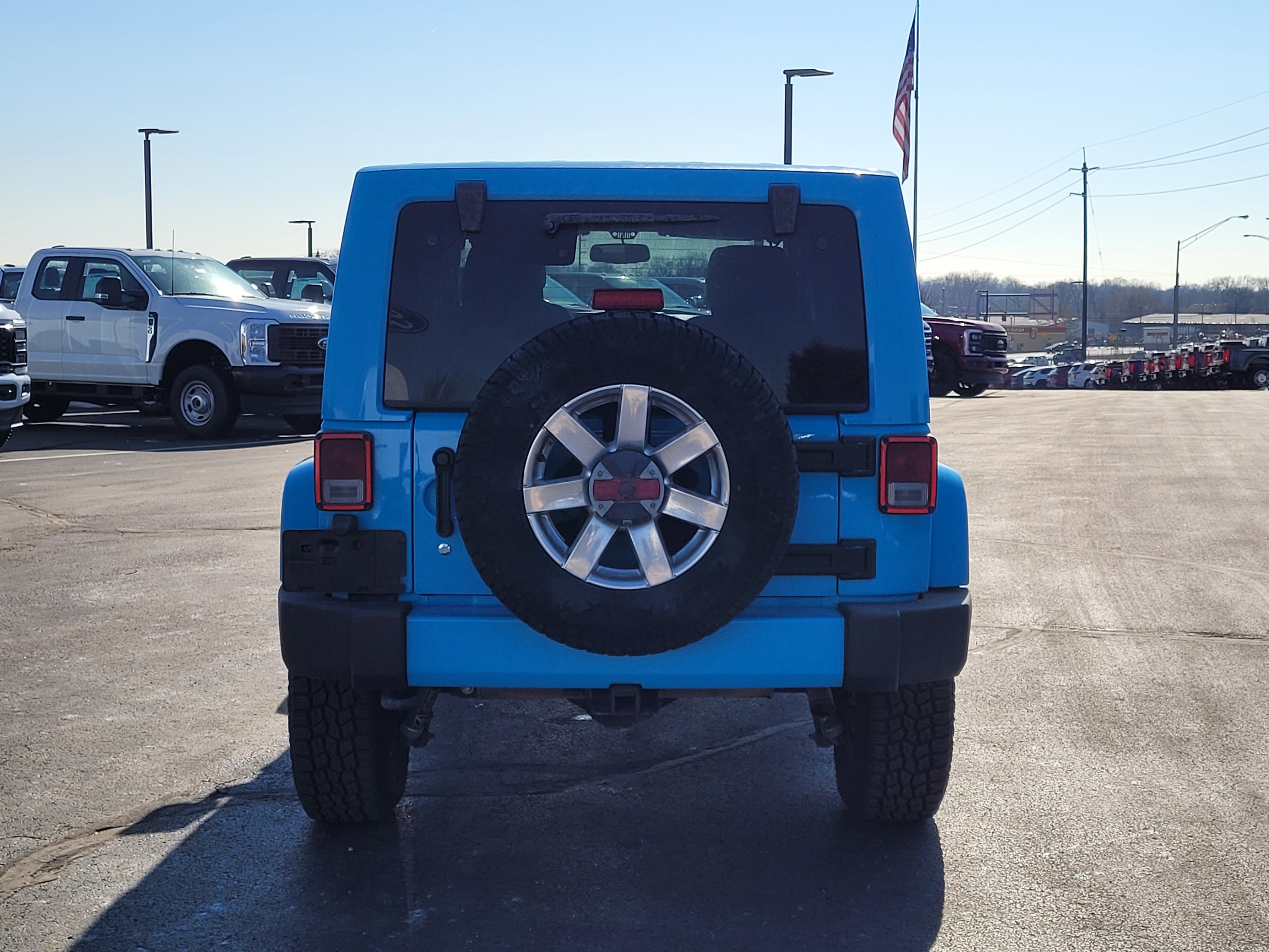 Used 2017 Jeep Wrangler Unlimited Sahara w/ Connectivity Group image 5