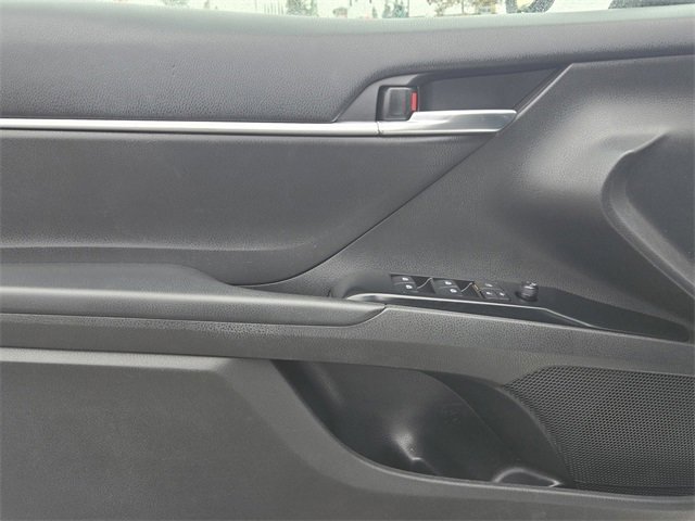 Certified 2019 Toyota Camry SE image 17
