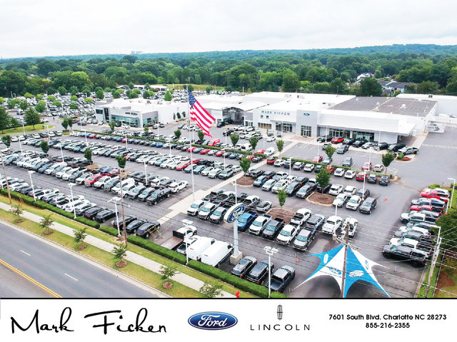 Used 2020 Ford Expedition XLT w/ Equipment Group 202A AWD/4WD image 20