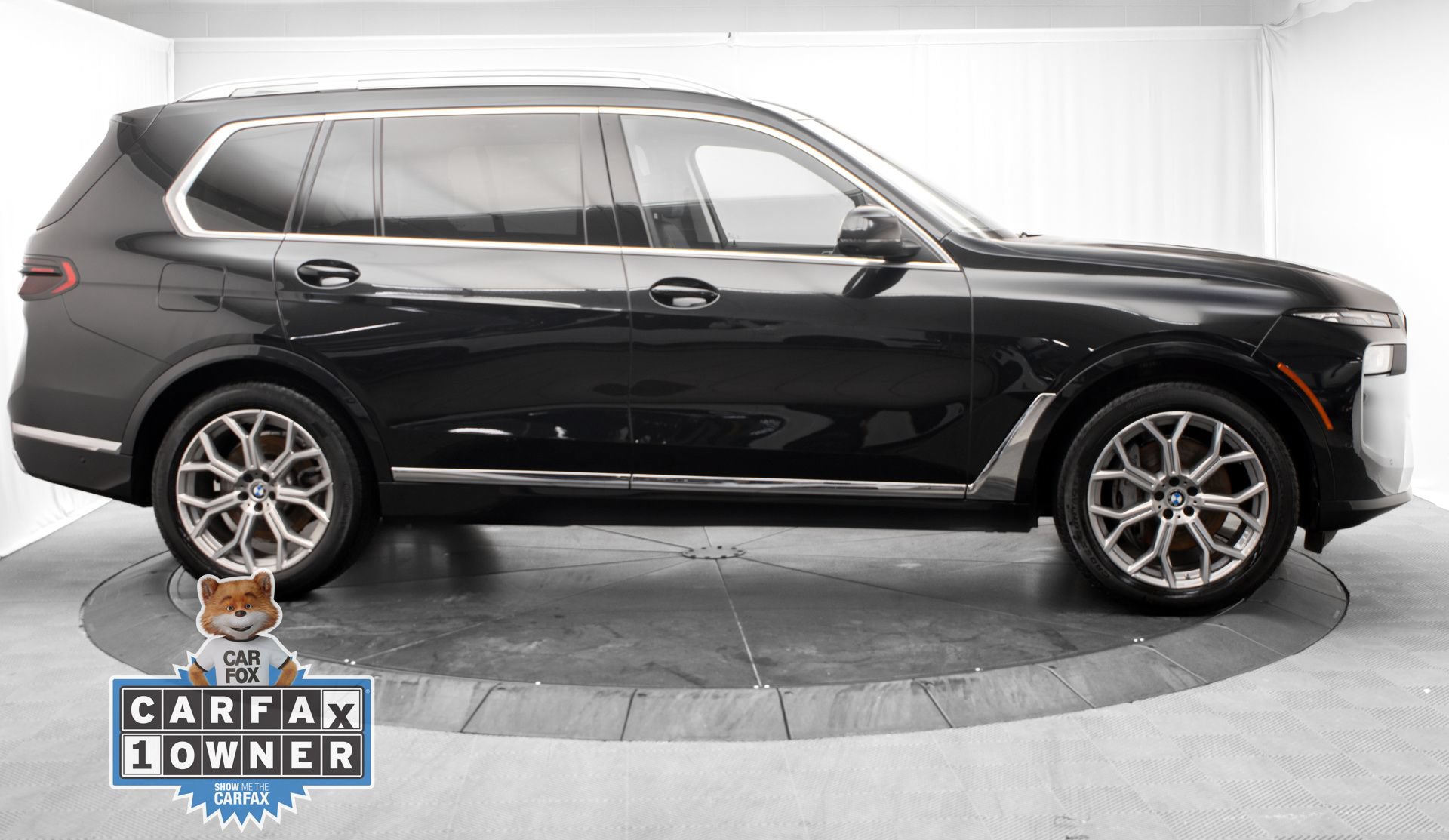 Used 2024 BMW X7 xDrive40i w/ Climate Comfort Package AWD/4WD image 2