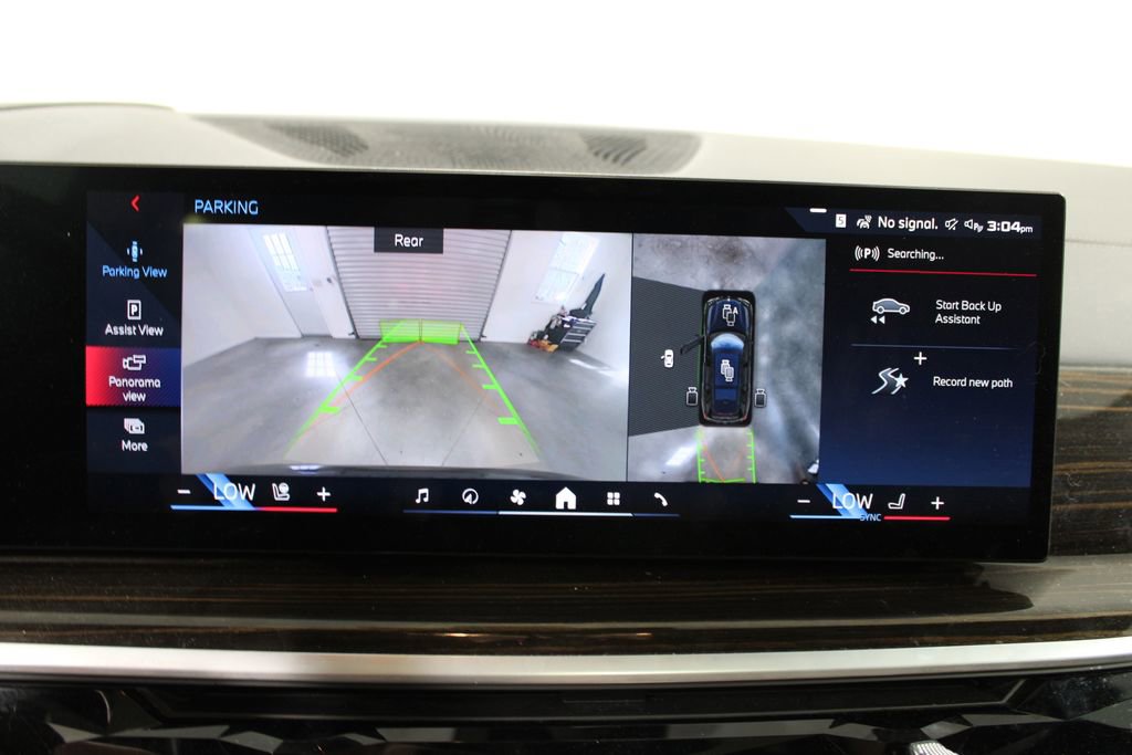 Used 2024 BMW X7 M60i w/ Executive Package image 36