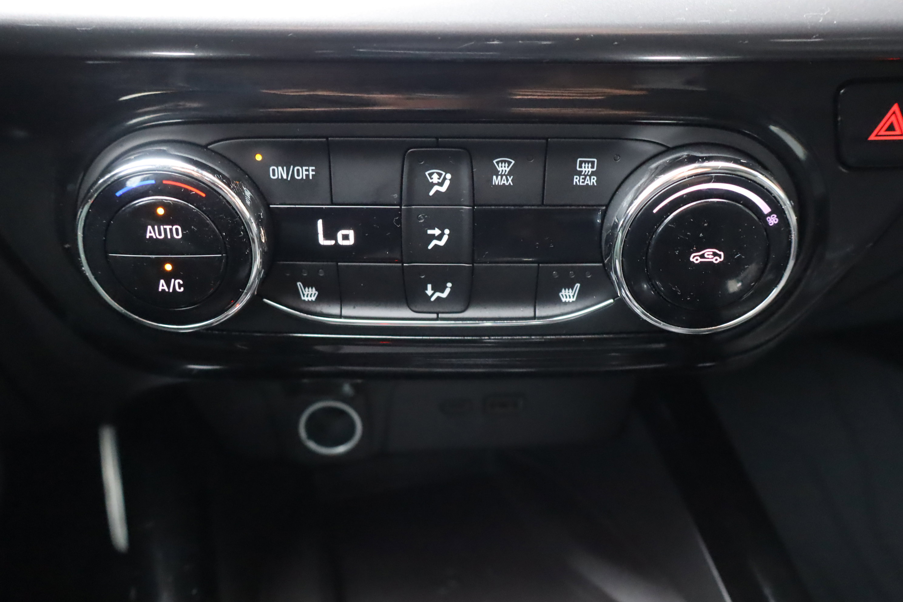 Certified 2024 Chevrolet Trax ACTIV w/ Sunroof Package image 29