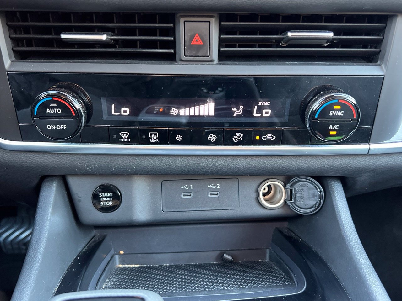 Used 2024 Nissan Rogue SV AWD/4WD image 19