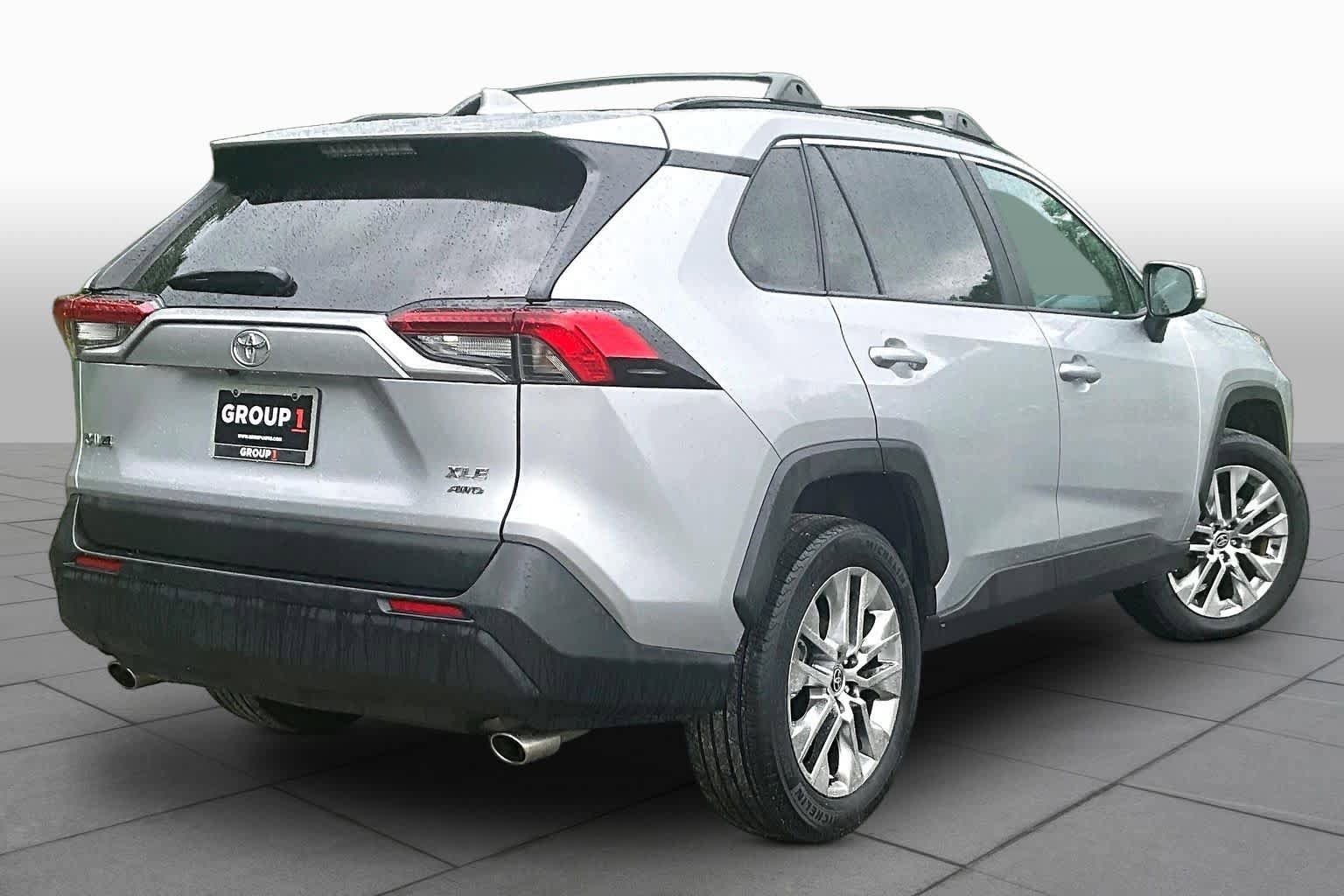 Used 2021 Toyota RAV4 XLE Premium AWD/4WD image 13
