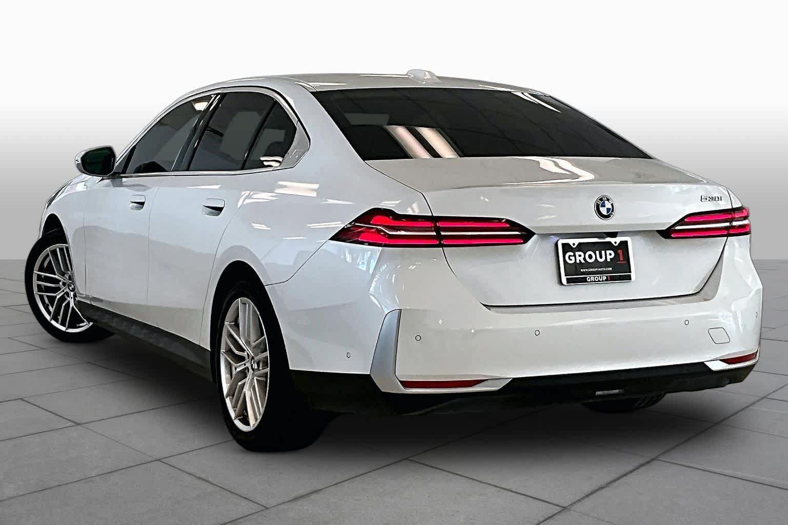 Used 2024 BMW 530i w/ Convenience Package RWD image 10