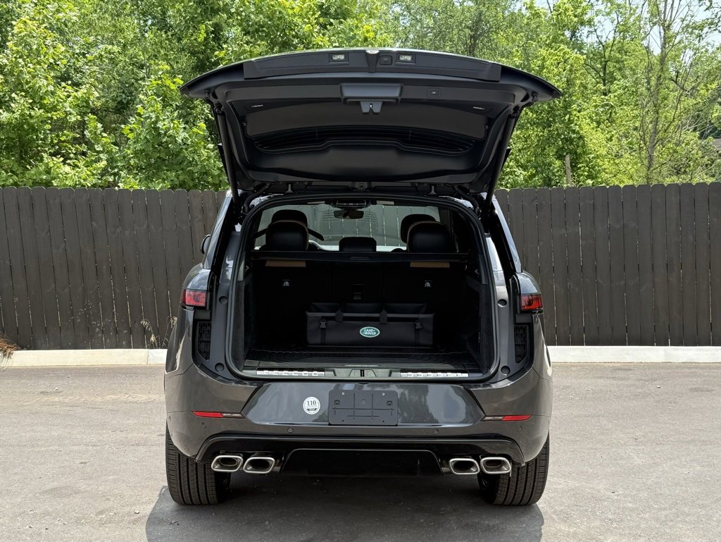 New 2025 Land Rover Range Rover Sport Dynamic SE image 5