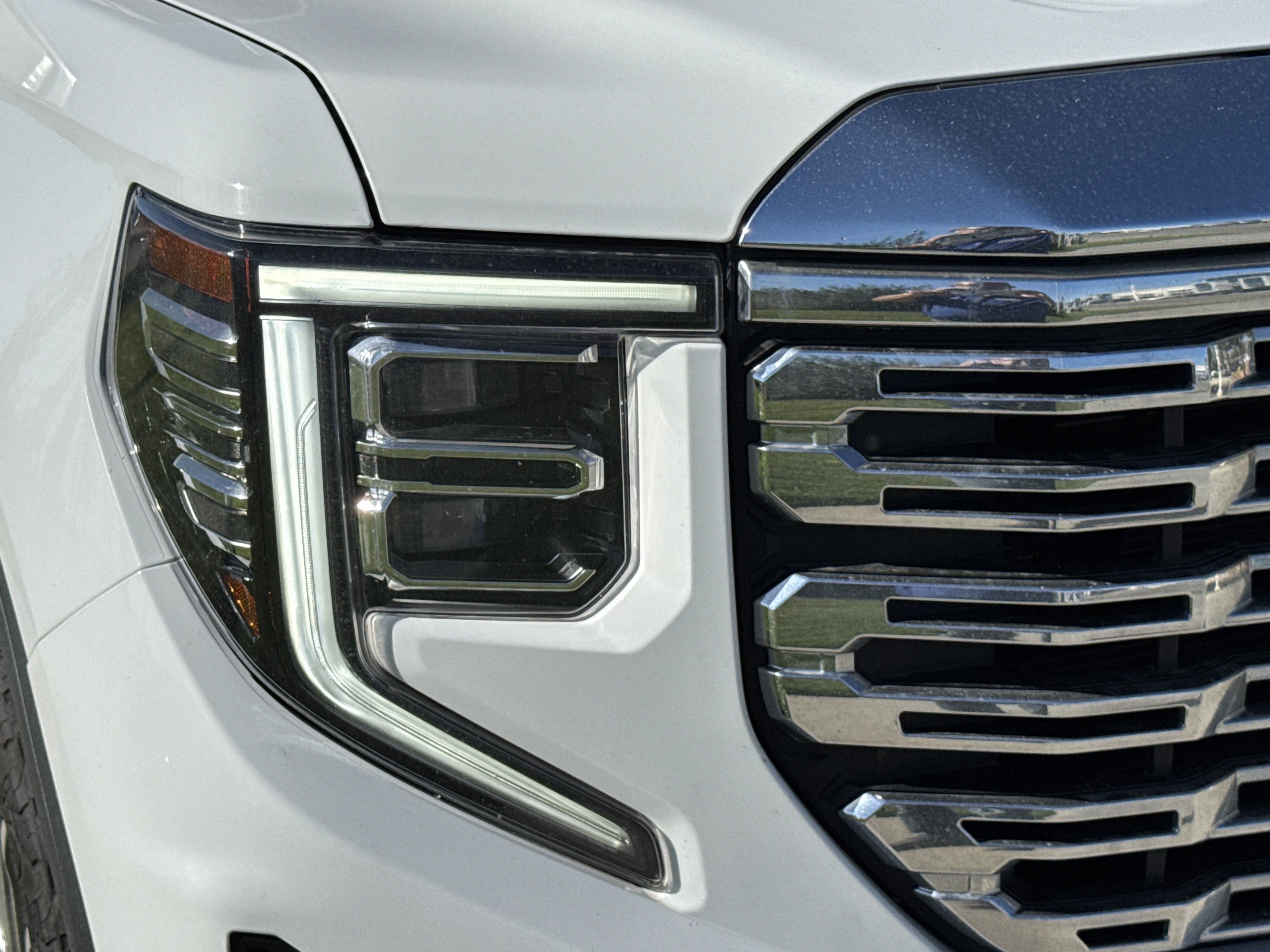 Used 2023 GMC Sierra 1500 Denali w/ Technology Package AWD/4WD image 10