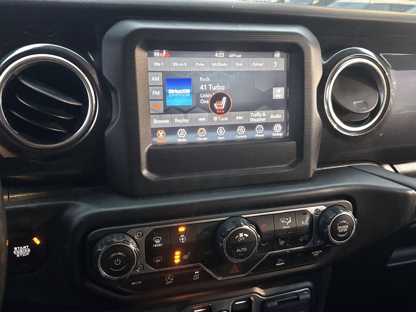 Used 2021 Jeep Wrangler Unlimited Sahara image 24