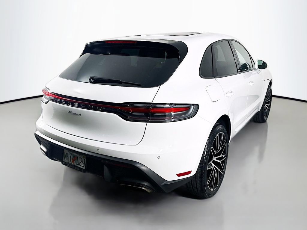 Certified 2026 Porsche Macan image 9