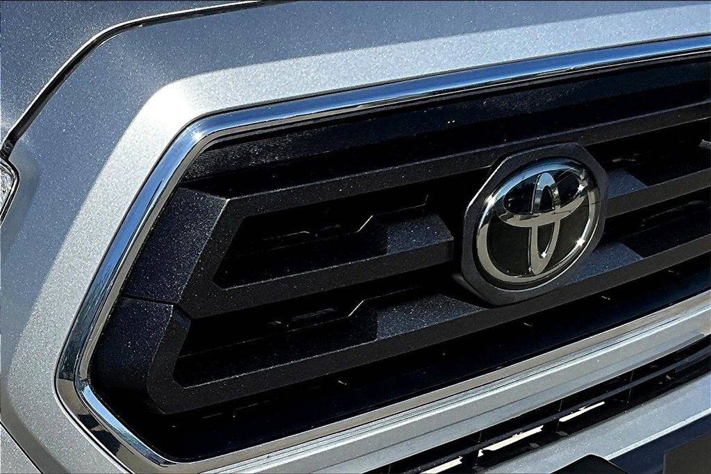 Used 2022 Toyota Tacoma SR5 image 34