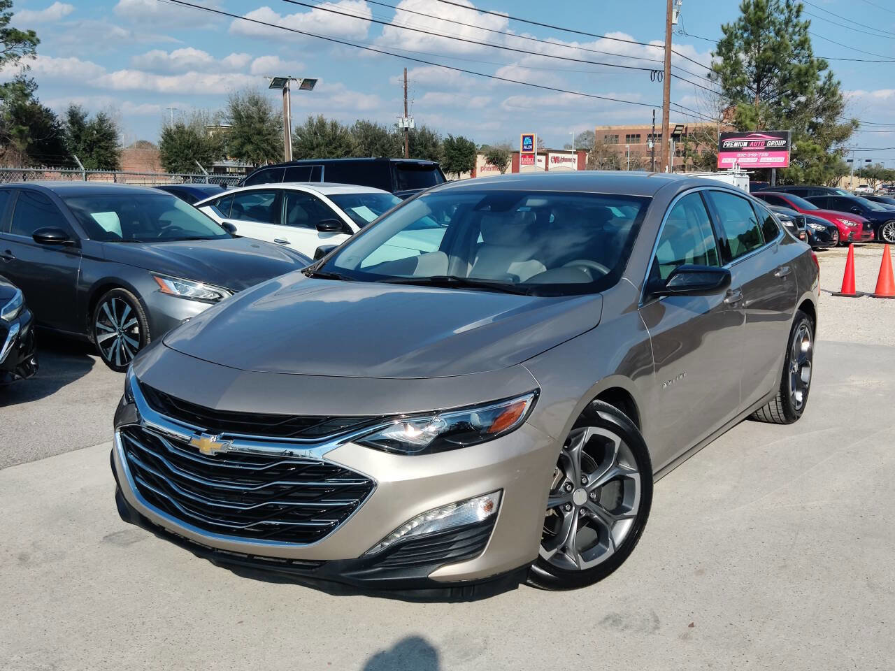 Used 2024 Chevrolet Malibu LT image 2