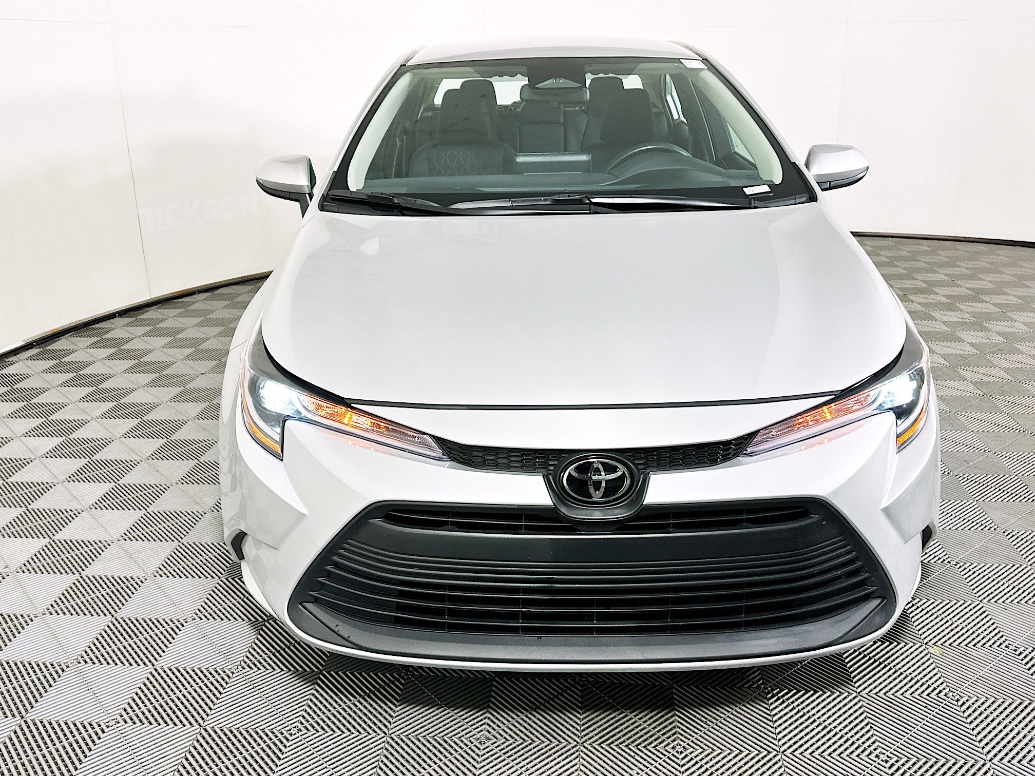 Used 2025 Toyota Corolla LE FWD image 7