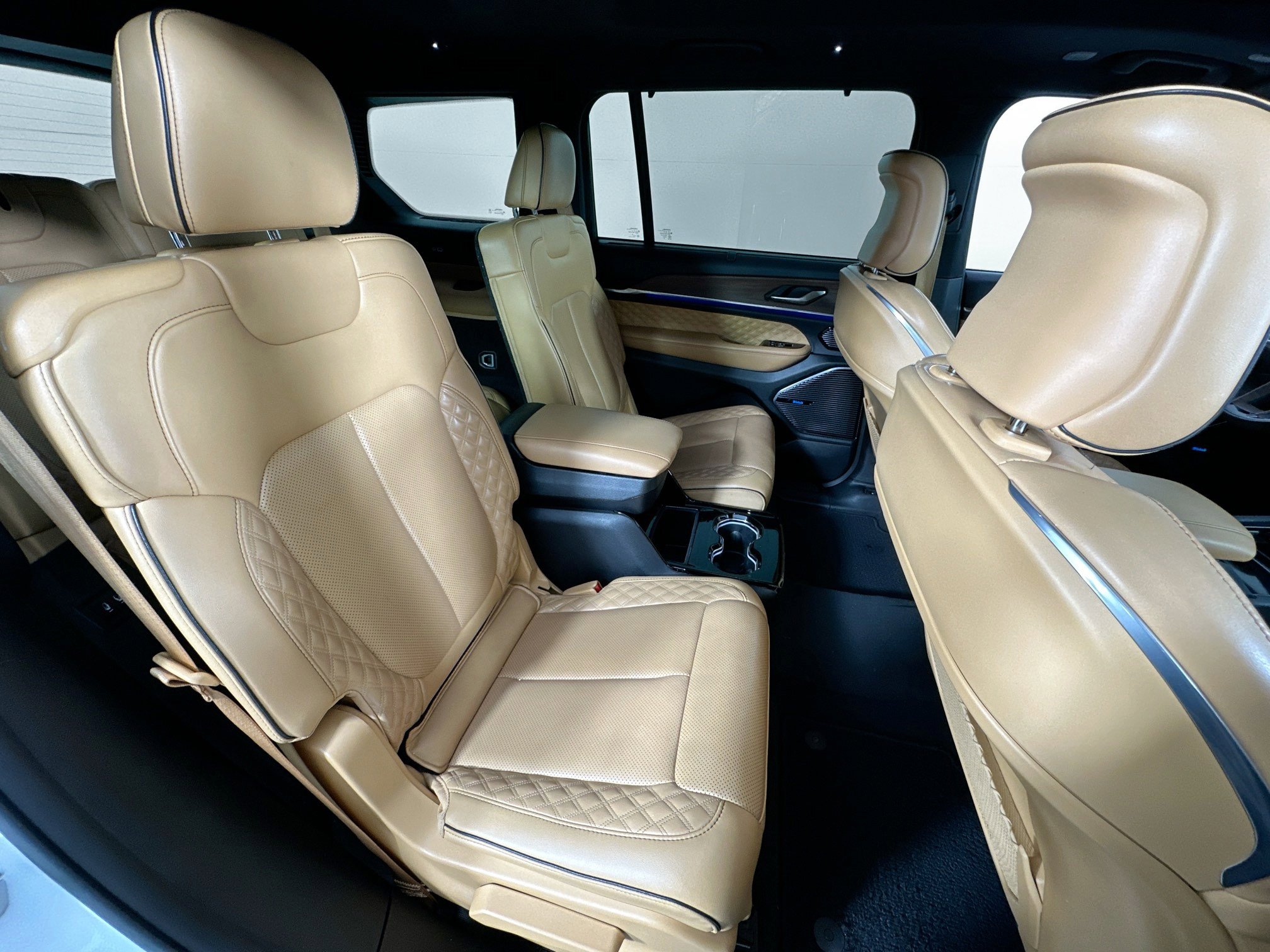 Used 2023 Jeep Grand Cherokee L Summit w/ Advanced Protech Group IV image 30