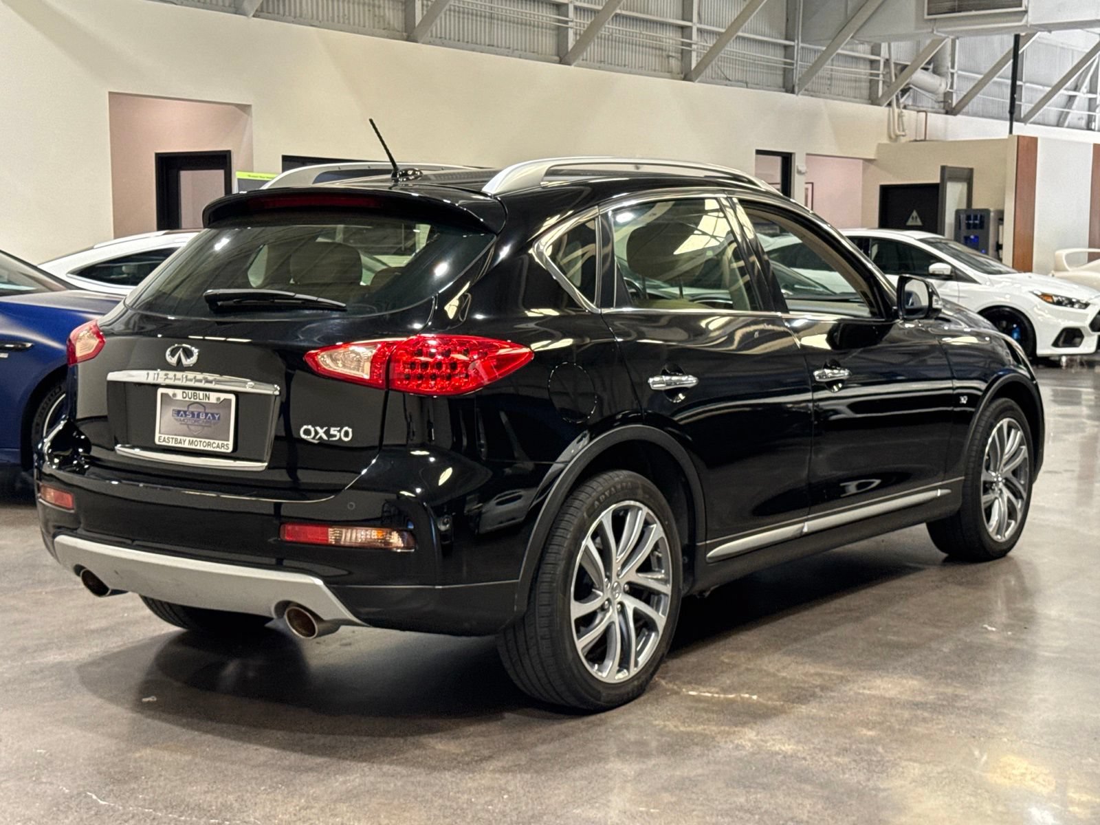 Used 2017 INFINITI QX50 AWD w/ Premium Plus Package image 15