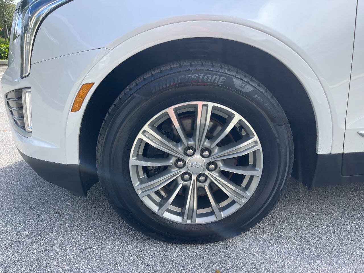 Used 2018 Cadillac XT5 Luxury w/ Driver Awareness Package AWD/4WD image 24