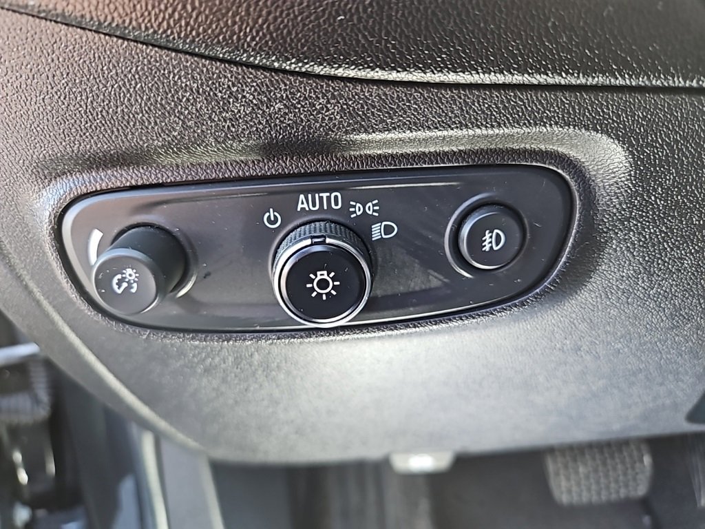 Used 2020 Chevrolet Equinox LT image 12