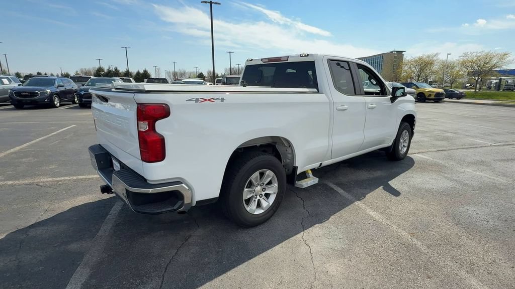 Used 2020 Chevrolet Silverado 1500 LT w/ Convenience Package AWD/4WD image 8