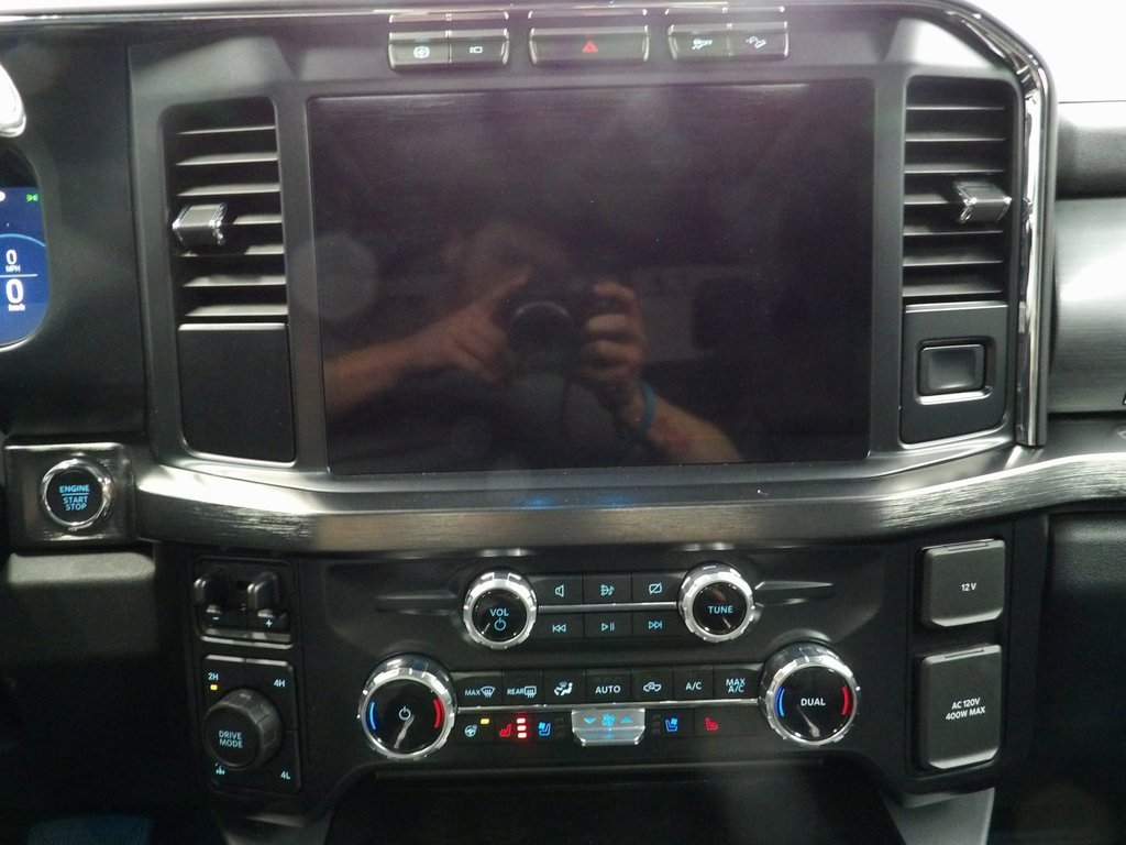 Used 2024 Ford F250 Lariat w/ Black Appearance Package image 13