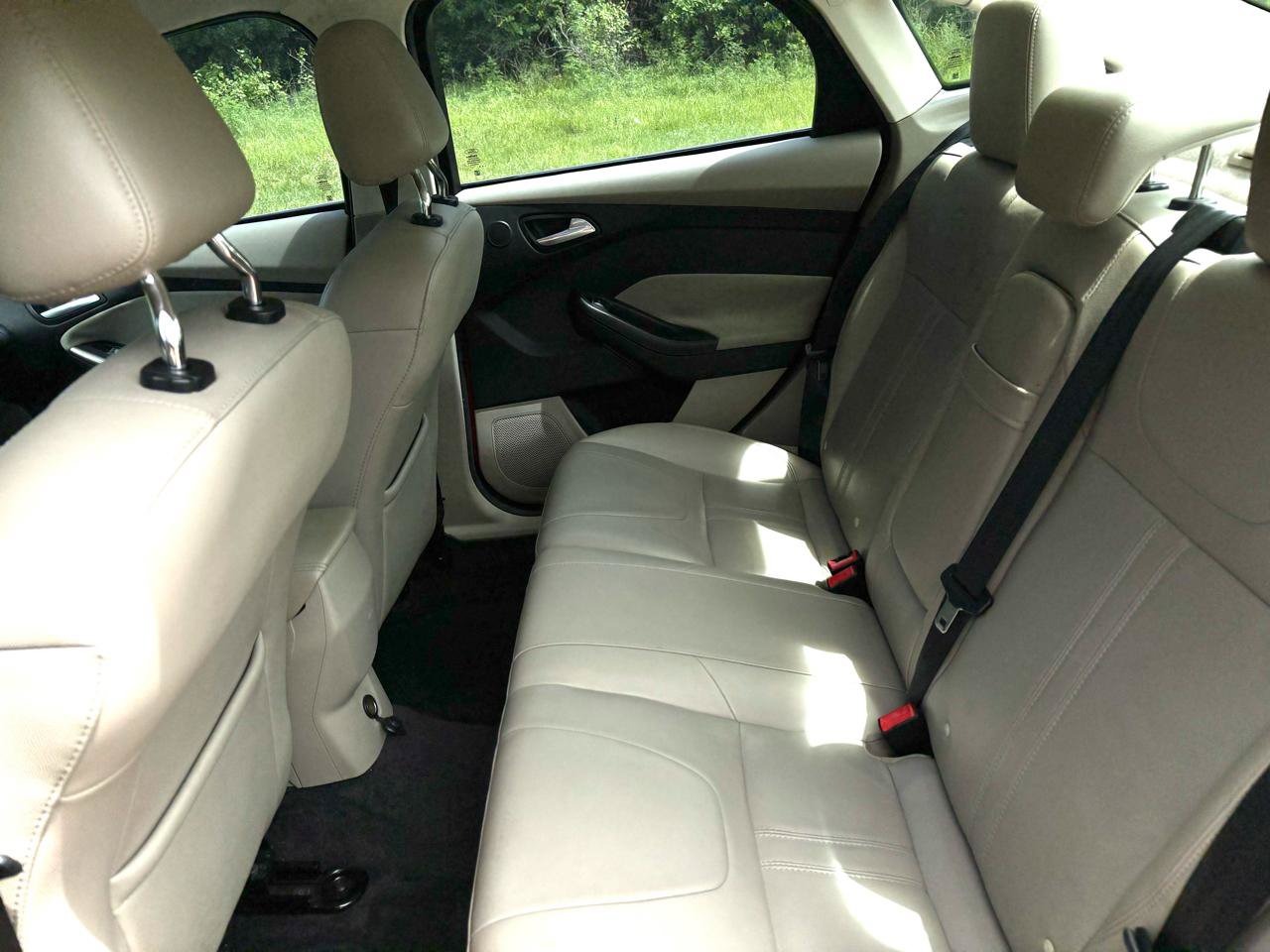 Used 2012 Ford Focus SEL FWD image 11