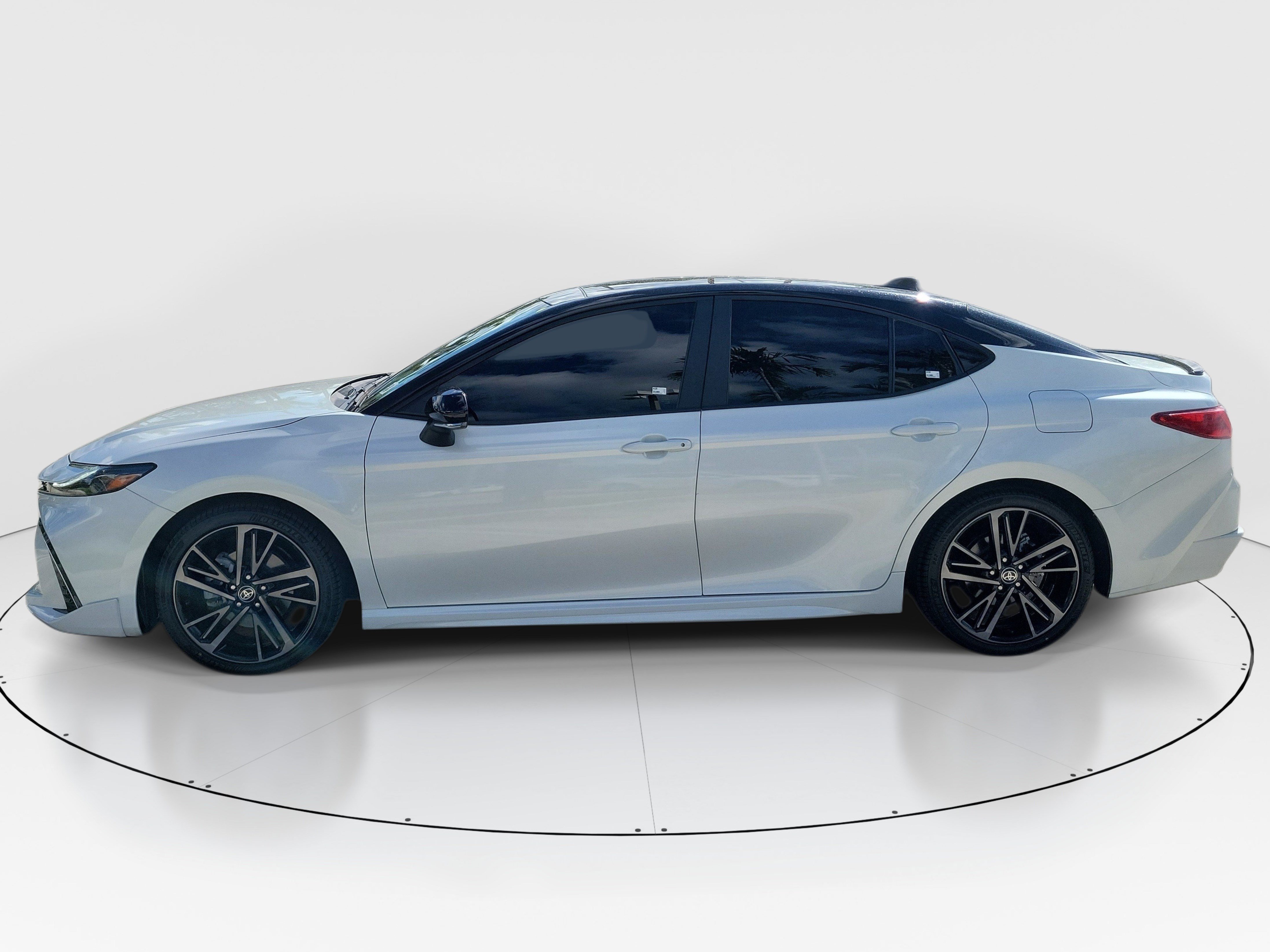 Certified 2025 Toyota Camry XSE FWD image 4