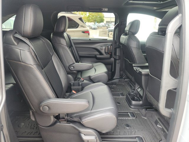 New 2026 Toyota Sienna XLE Woodland Edition AWD/4WD image 29