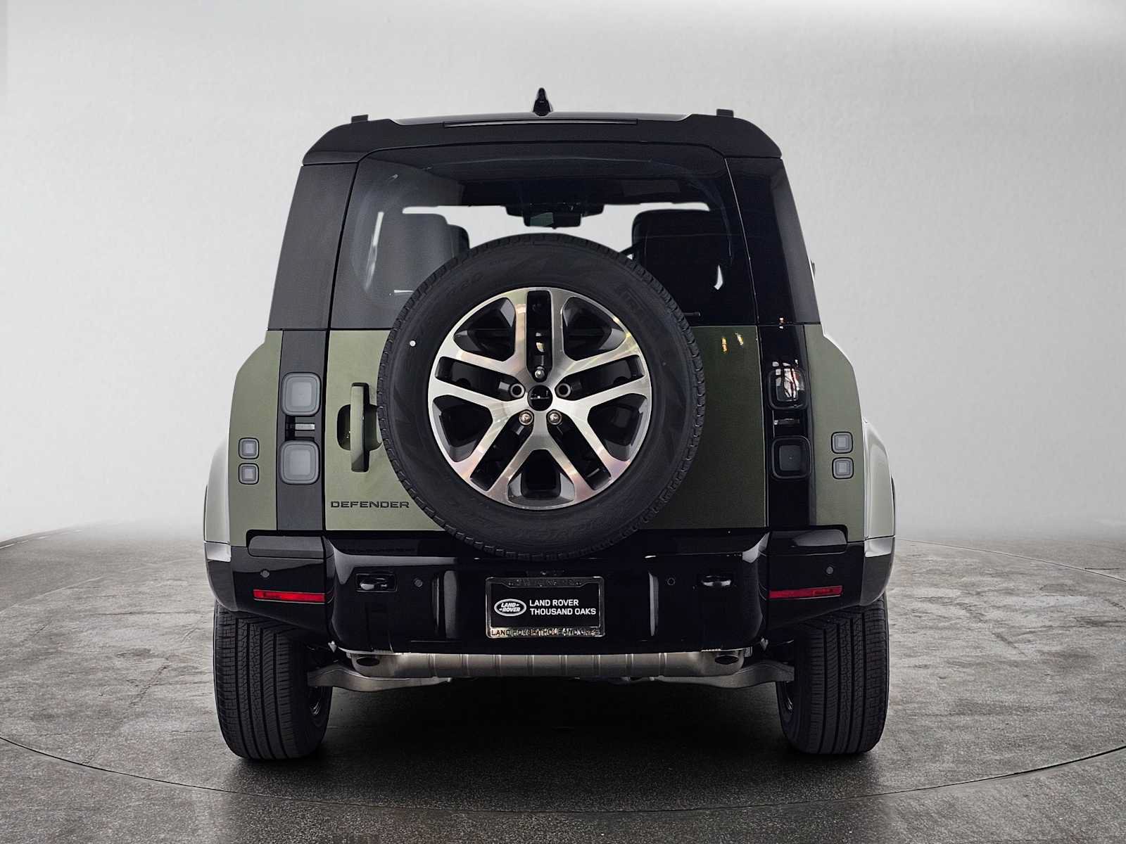 New 2026 Land Rover Defender 110 X-Dynamic SE AWD/4WD image 4