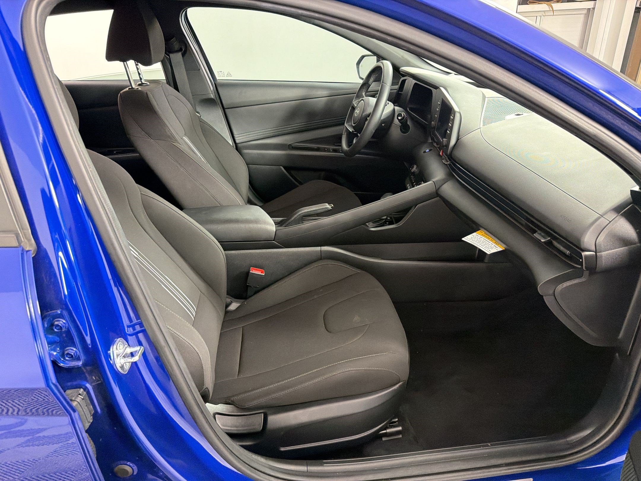 Used 2025 Hyundai Elantra Sport FWD image 23