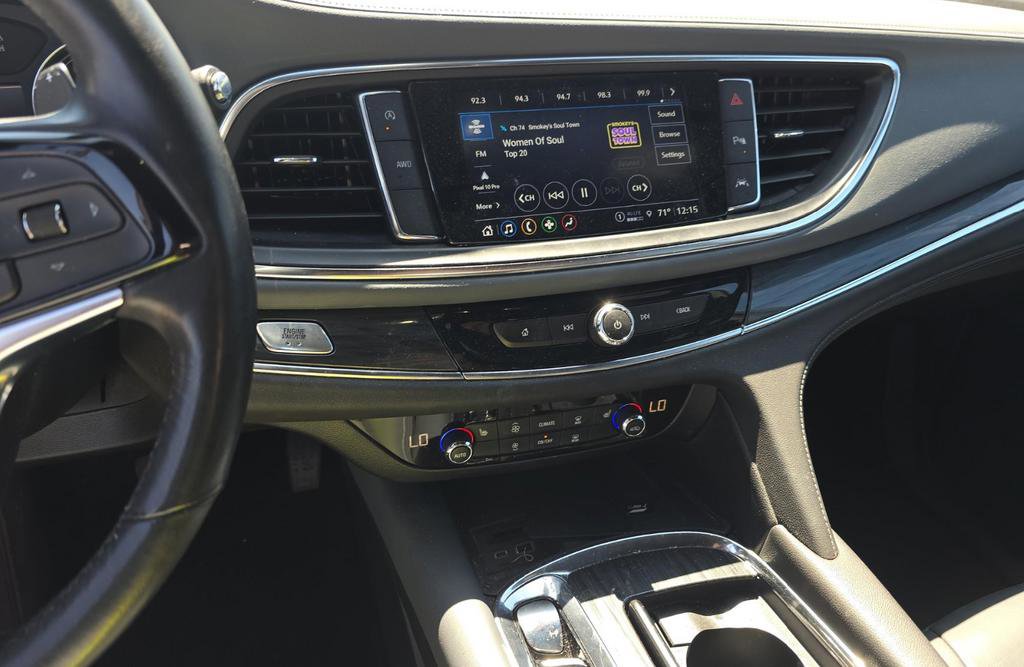 Used 2023 Buick Enclave Essence AWD/4WD image 8